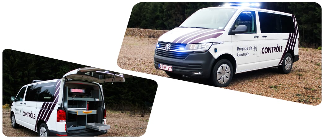 Deux vues d’un Volkswagen Transporter Brigade de Contrôle : profil du véhicule et hayon ouvert sur le poste de contrôle